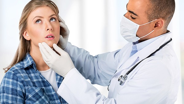 蜈蚣会爬到床上吗？房间开空调会有蜈蚣来吗？