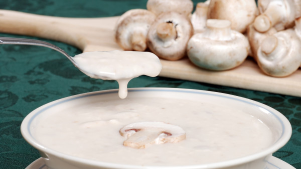 哪些食物滋养养脾胃？    这五种食物最滋养五脏比补药好