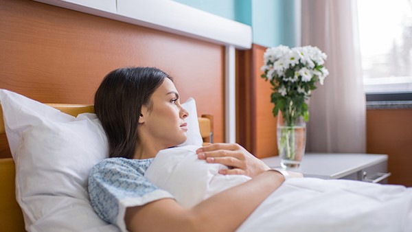 冠心病的早期症状表现是什么？奶茶喝多了会诱发冠心病吗？