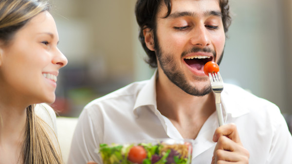 男士为什么老掉头发 男士应该如何防治秃头？